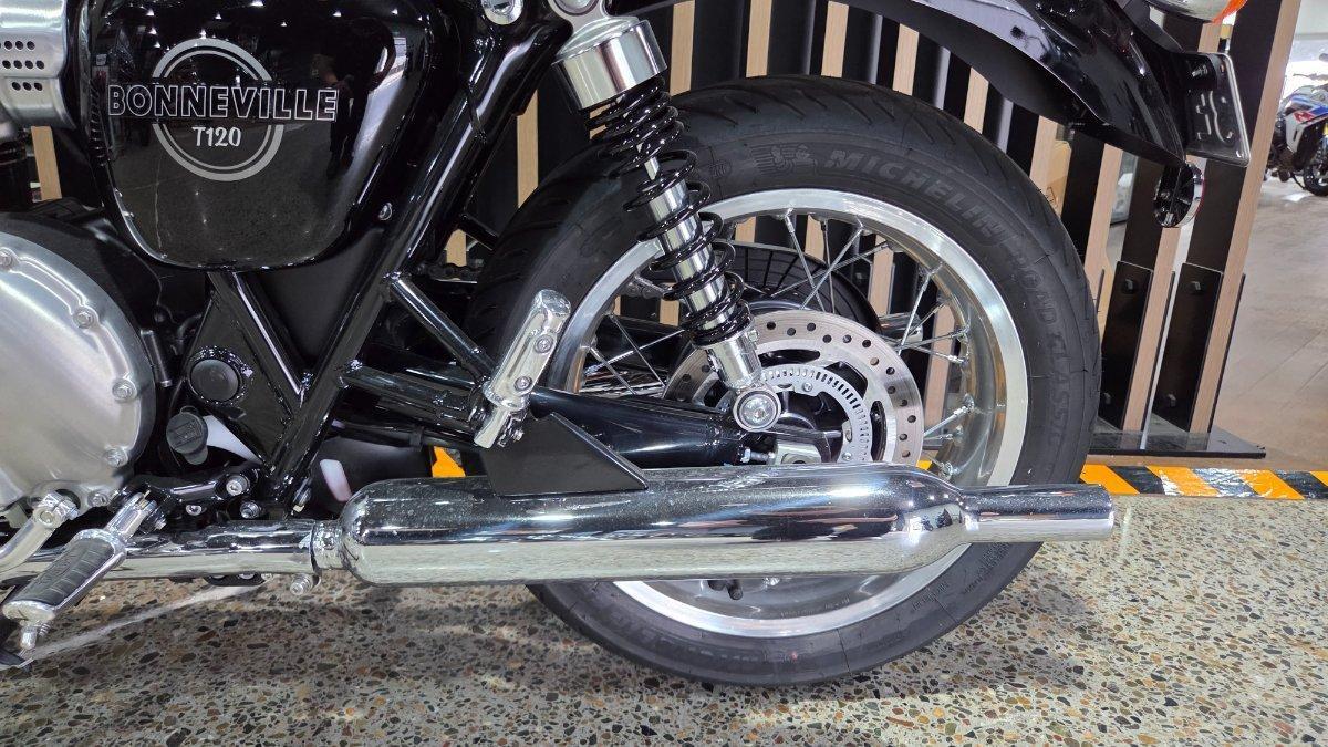2026 TRIUMPH BONNEVILLE T120 ROAD