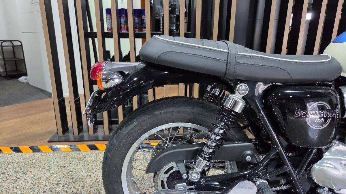 2026 TRIUMPH BONNEVILLE T120 ROAD