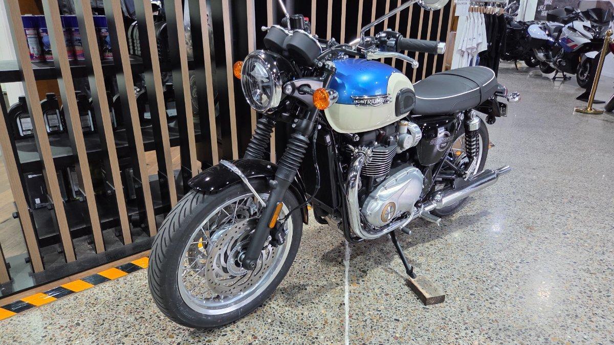 2026 TRIUMPH BONNEVILLE T120 ROAD