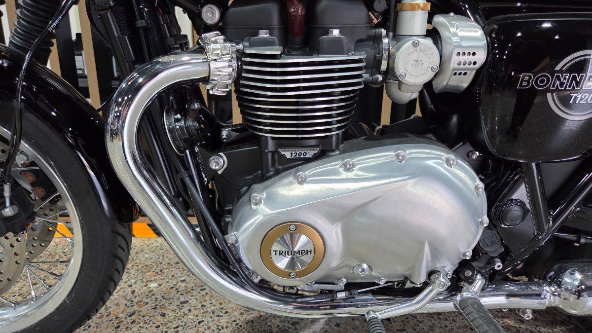 2026 TRIUMPH BONNEVILLE T120 ROAD