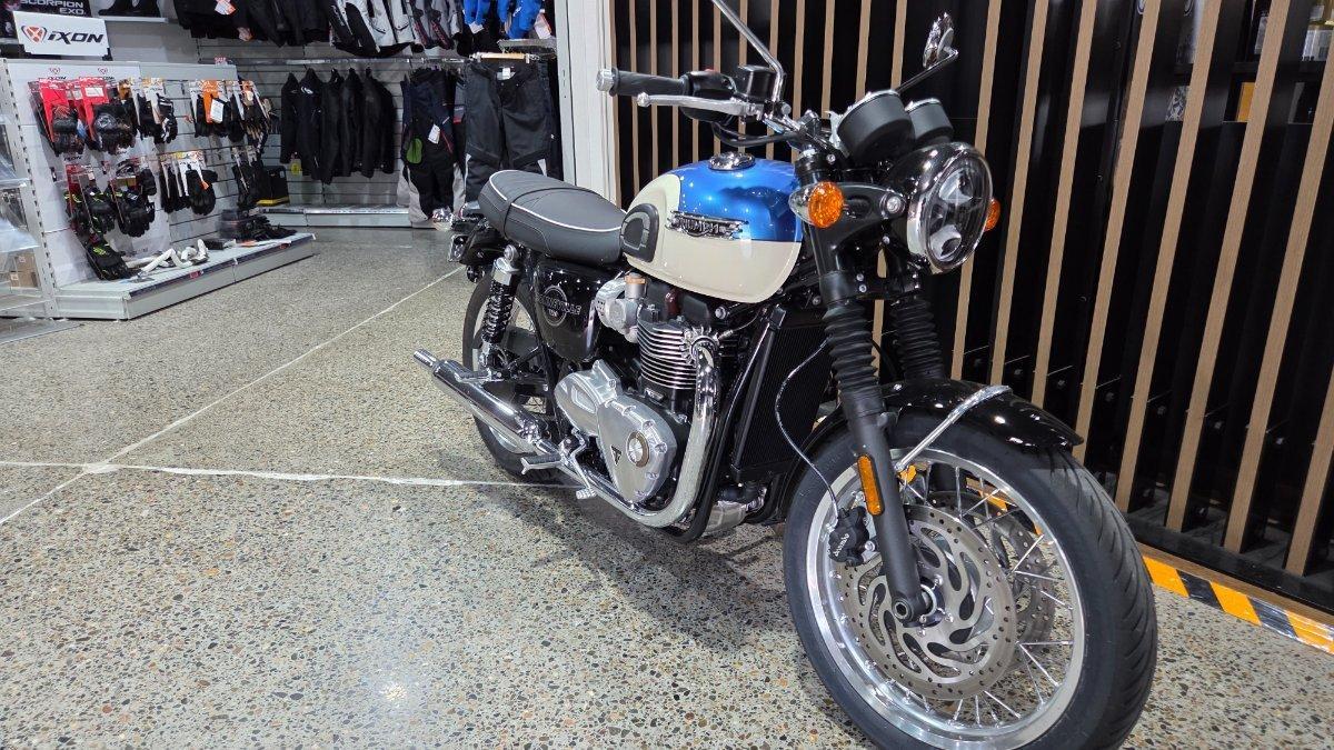 2026 TRIUMPH BONNEVILLE T120 ROAD