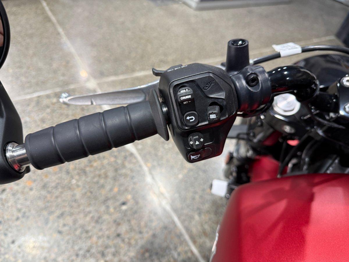 2025 INDIAN SCOUT BOBBER CRUISER