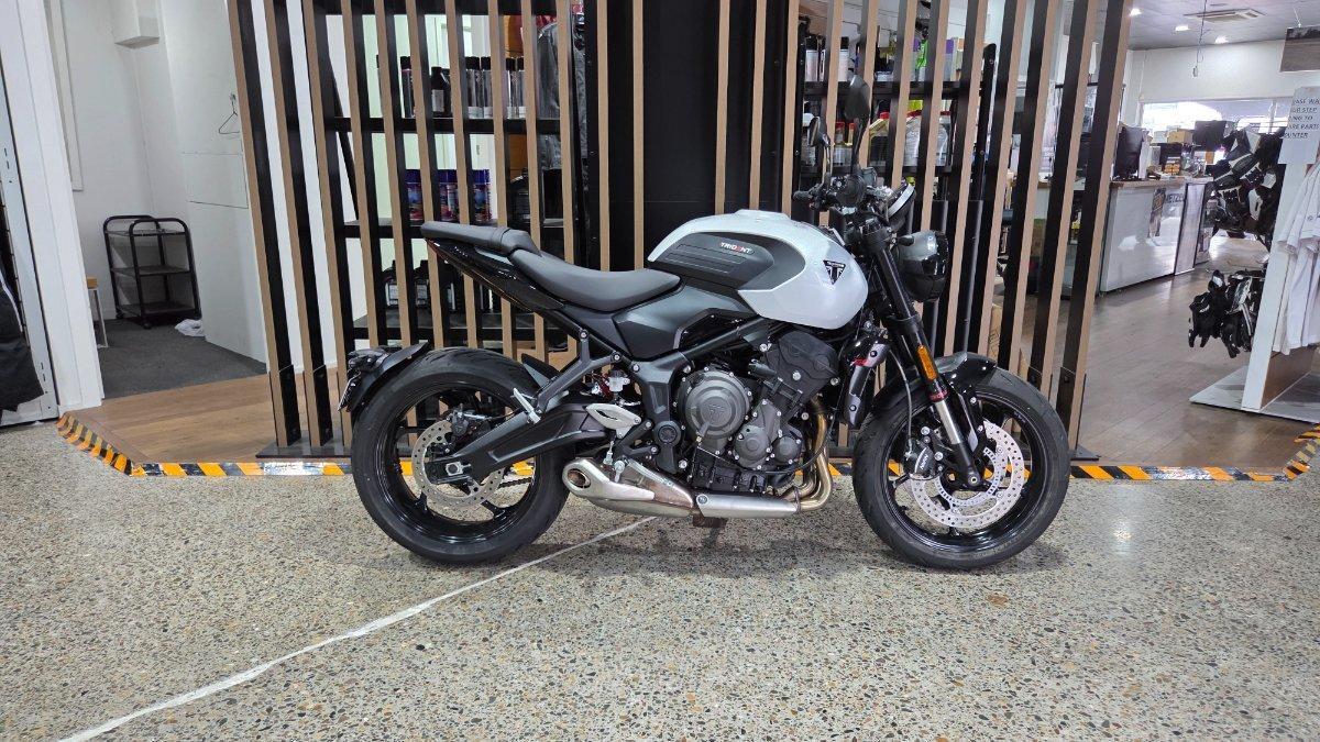 2026 TRIUMPH TRIDENT 660 ROAD