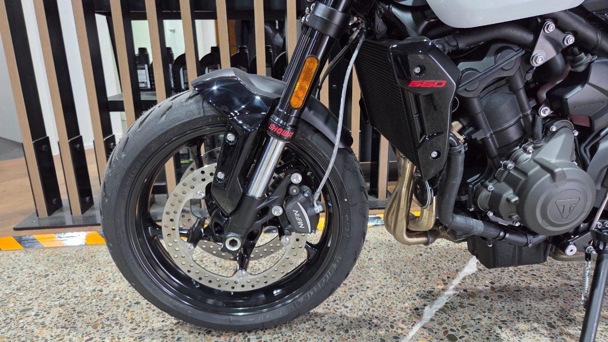 2026 TRIUMPH TRIDENT 660 ROAD