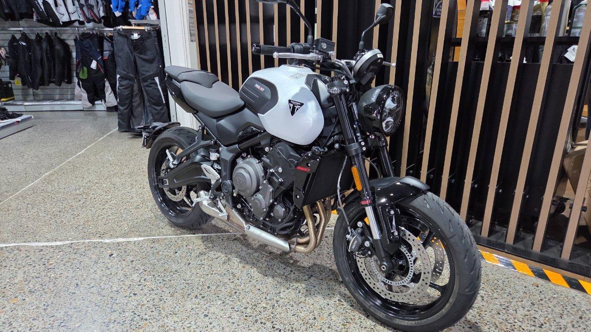 2026 TRIUMPH TRIDENT 660 ROAD