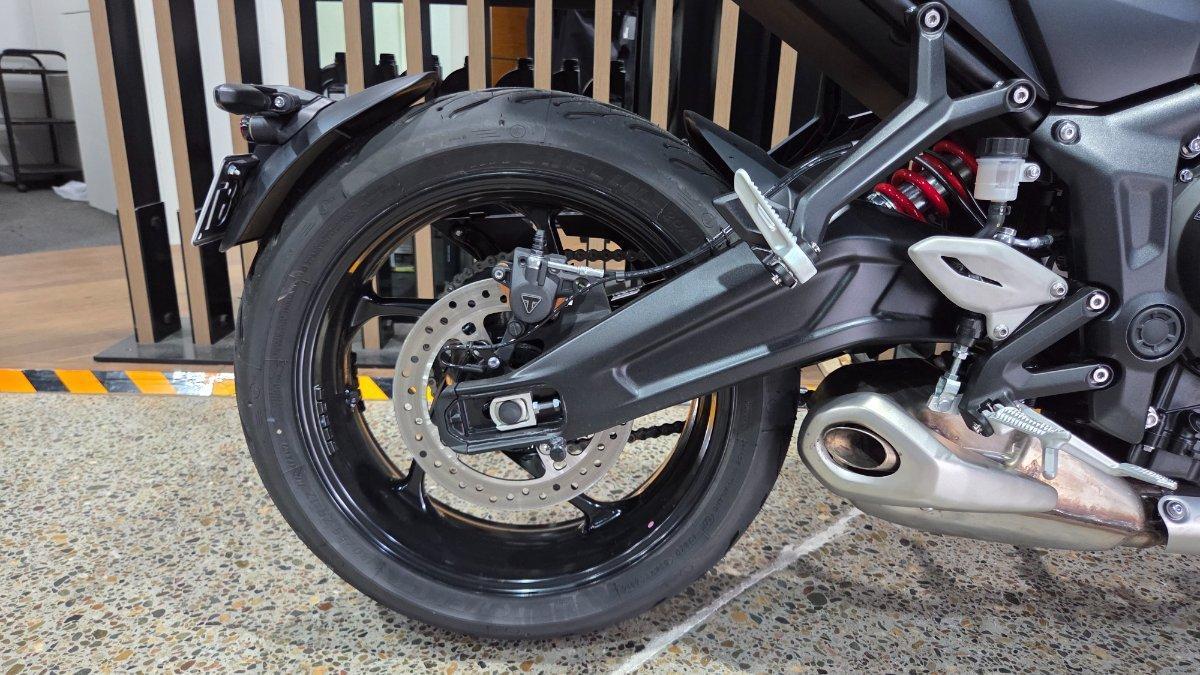 2026 TRIUMPH TRIDENT 660 ROAD