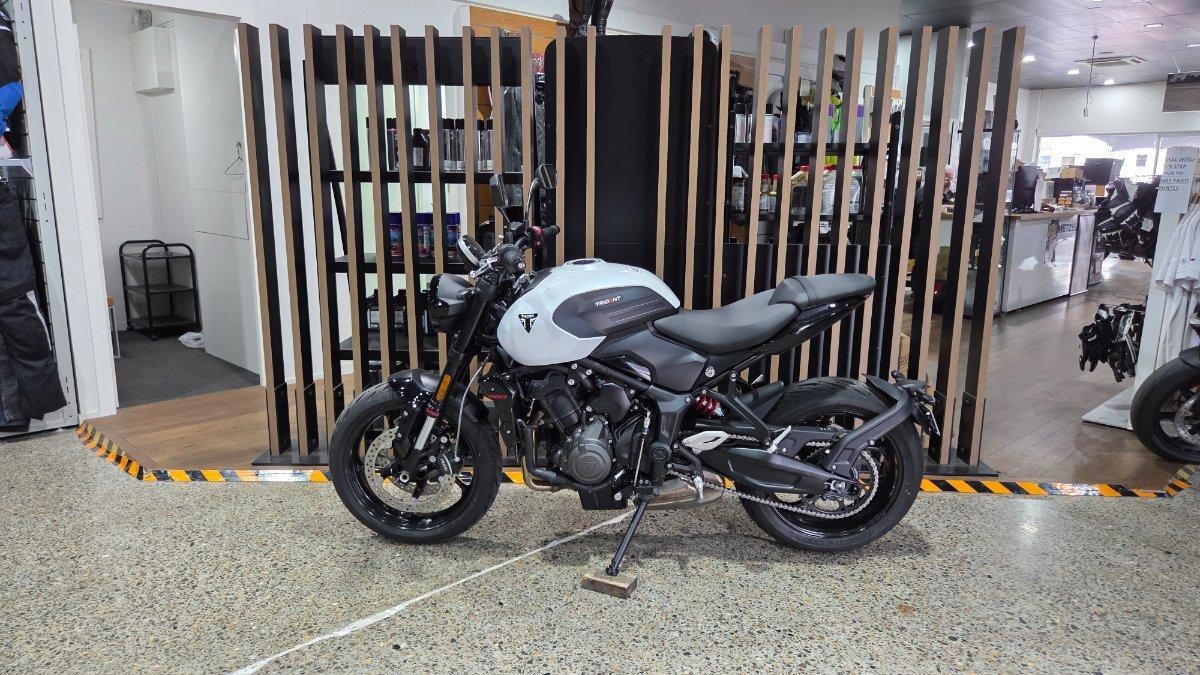 2026 TRIUMPH TRIDENT 660 ROAD