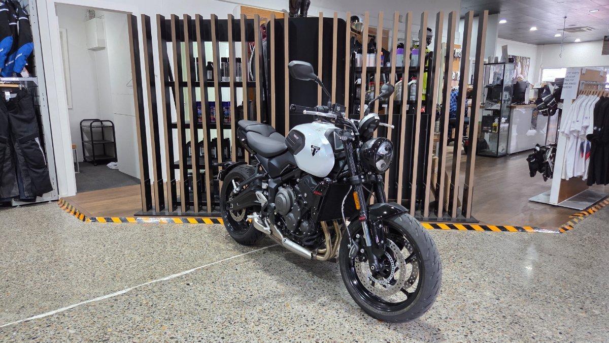 2026 TRIUMPH TRIDENT 660 ROAD