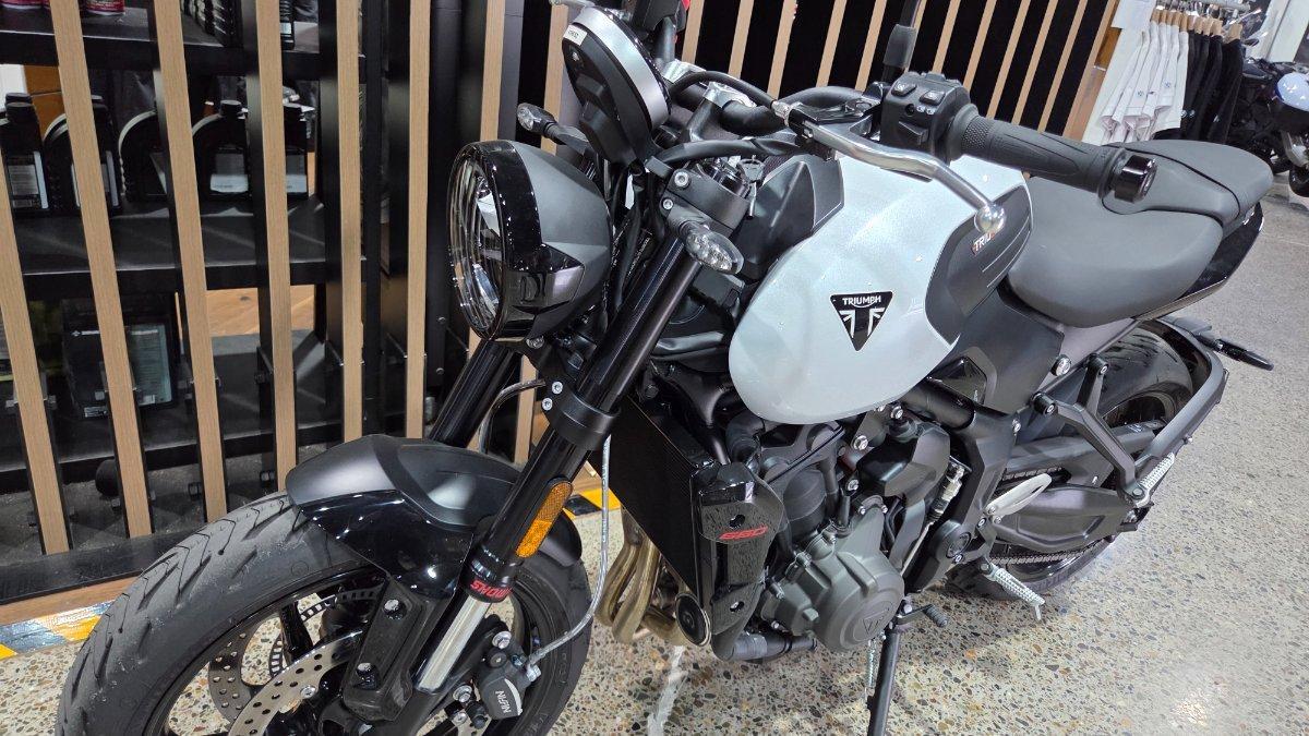 2026 TRIUMPH TRIDENT 660 ROAD