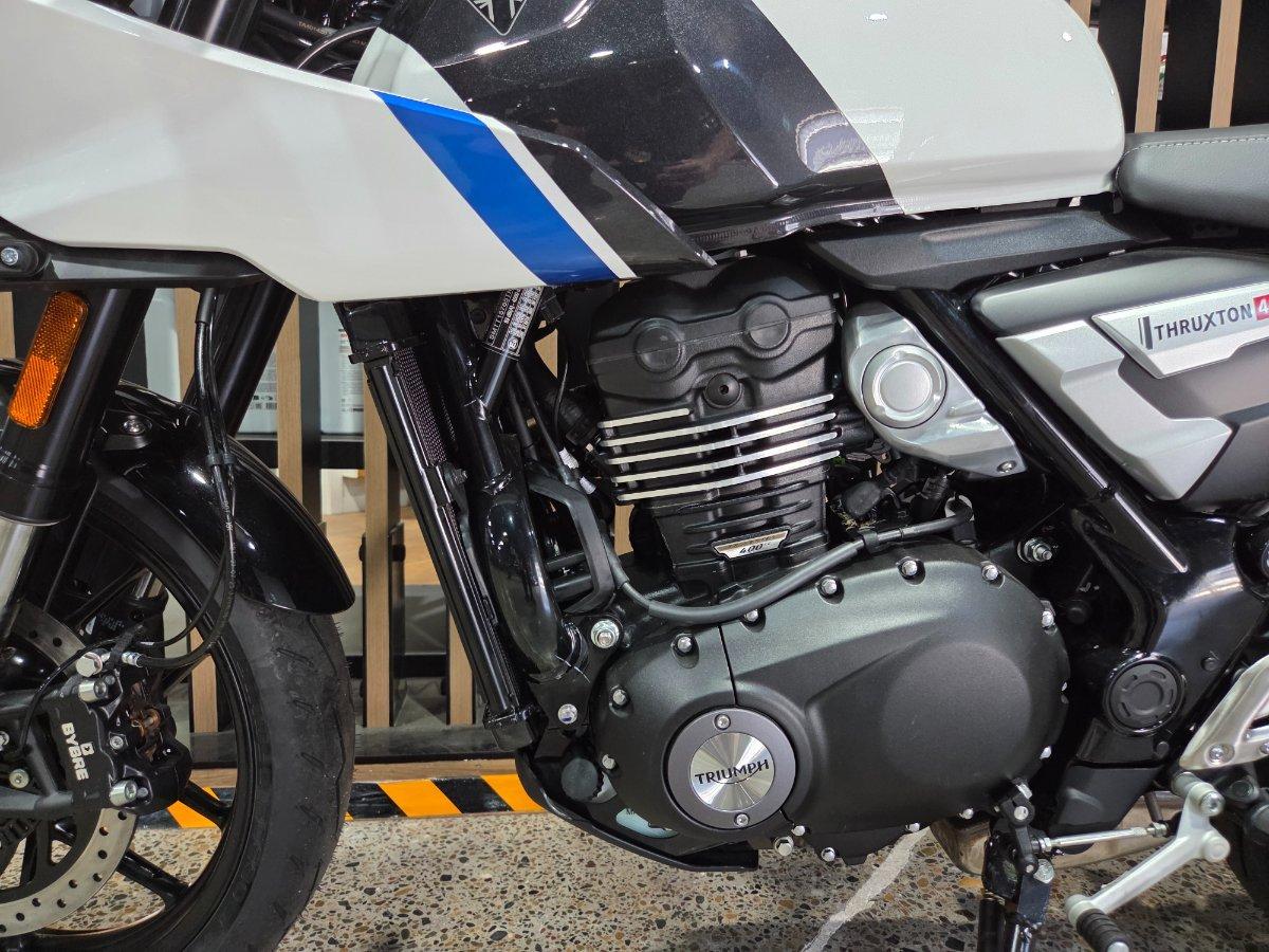 2026 TRIUMPH THRUXTON 400 ROAD