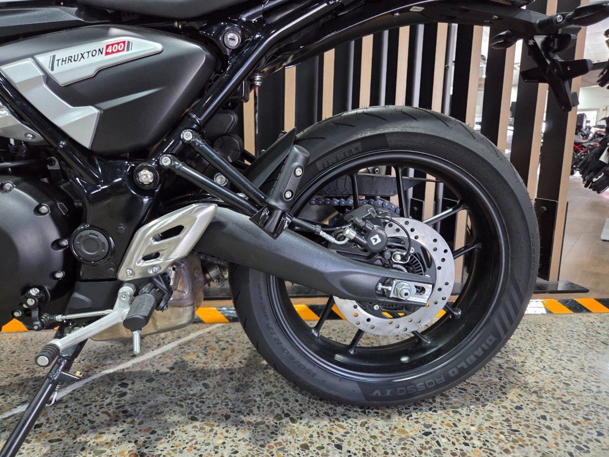 2026 TRIUMPH THRUXTON 400 ROAD