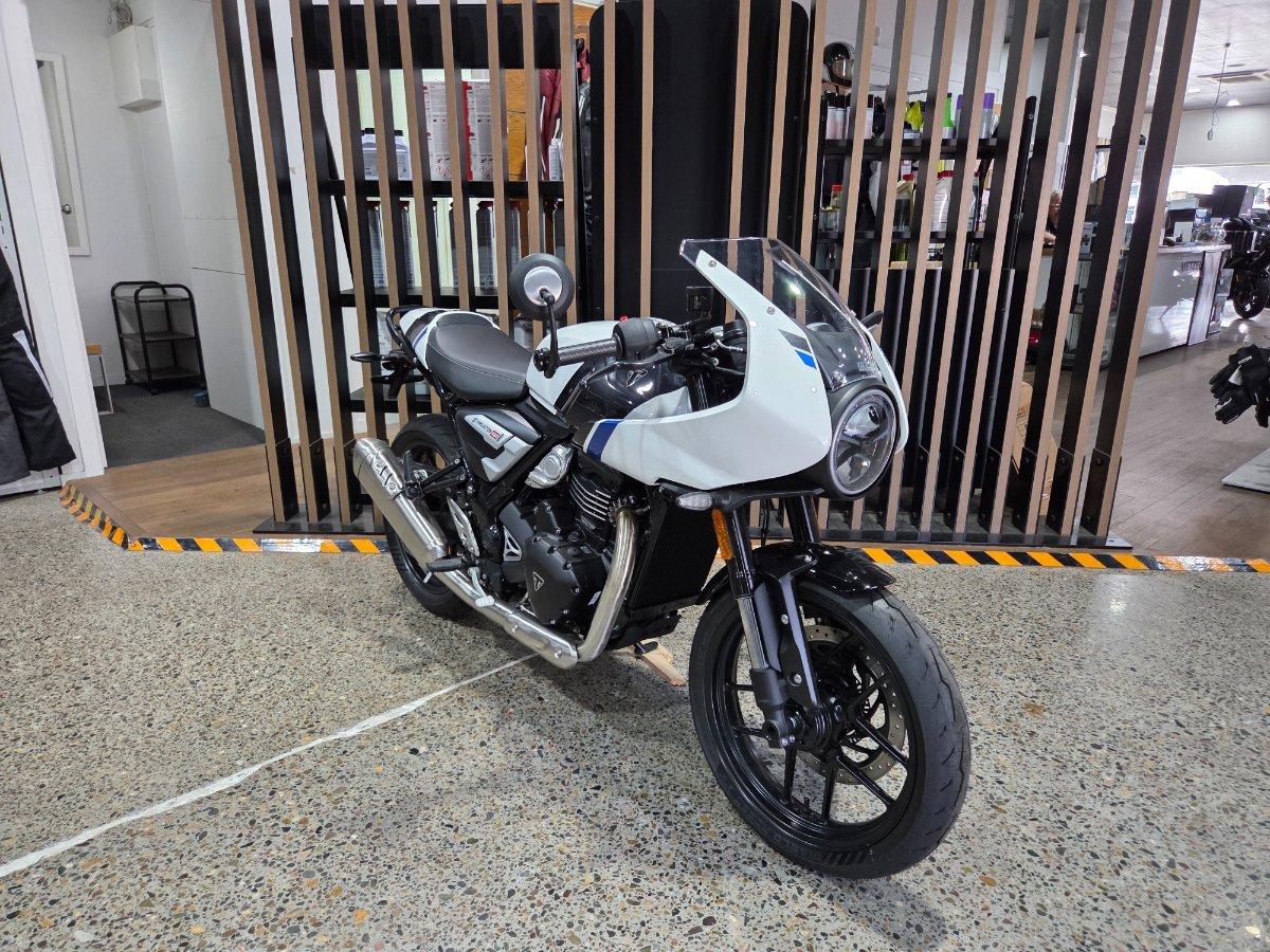 2026 TRIUMPH THRUXTON 400 ROAD