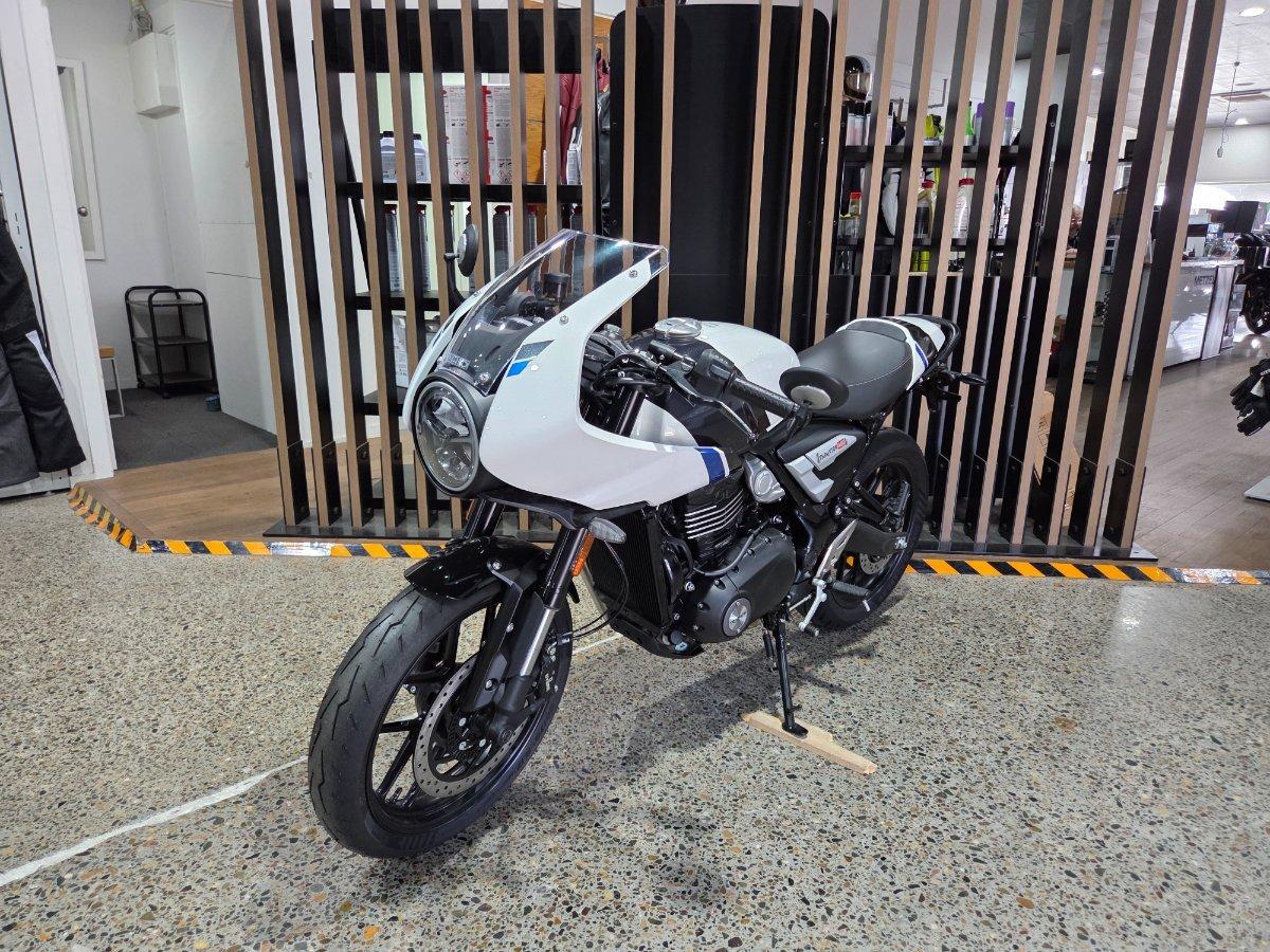 2026 TRIUMPH THRUXTON 400 ROAD