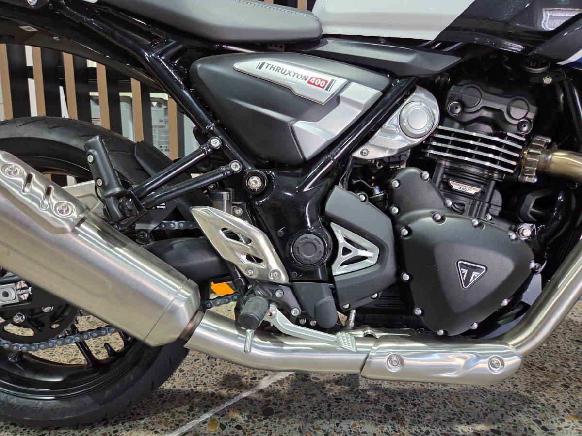 2026 TRIUMPH THRUXTON 400 ROAD