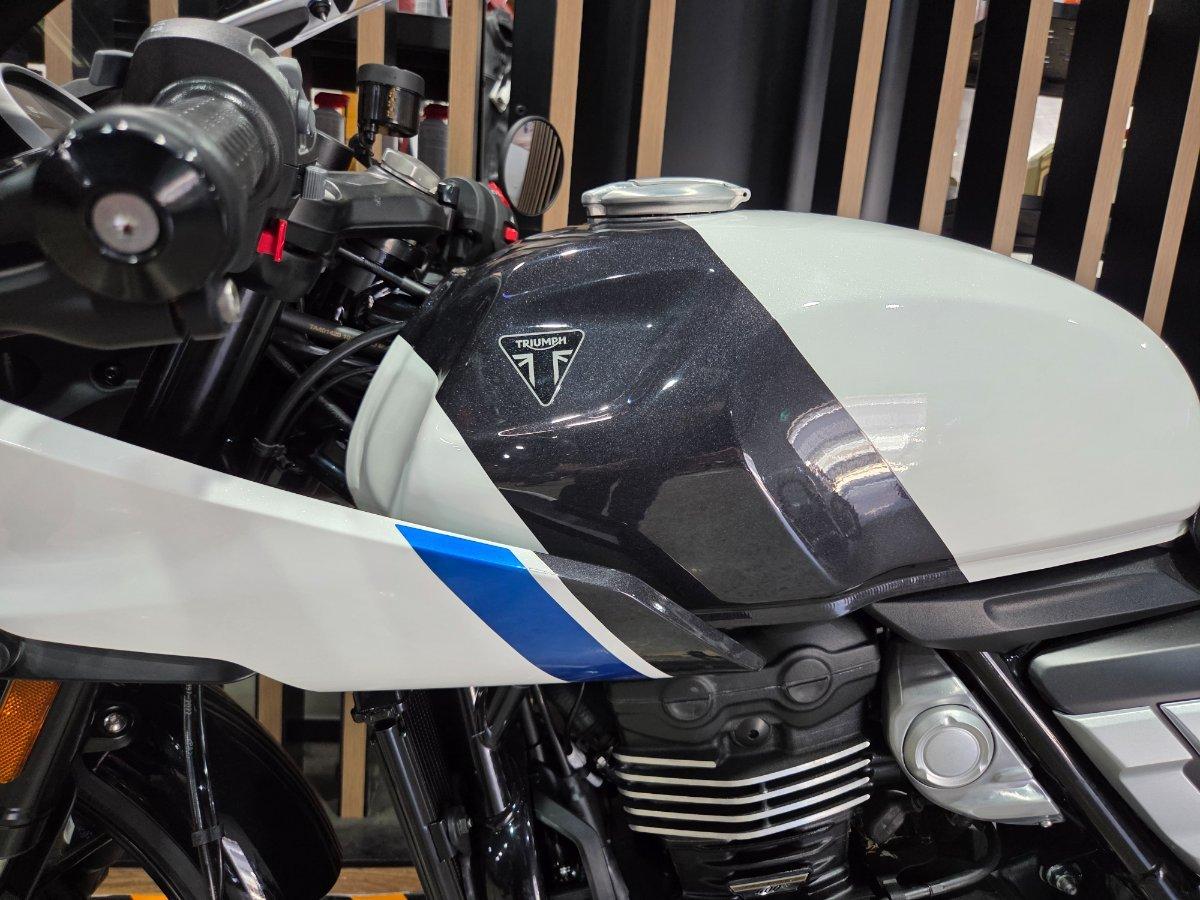 2026 TRIUMPH THRUXTON 400 ROAD