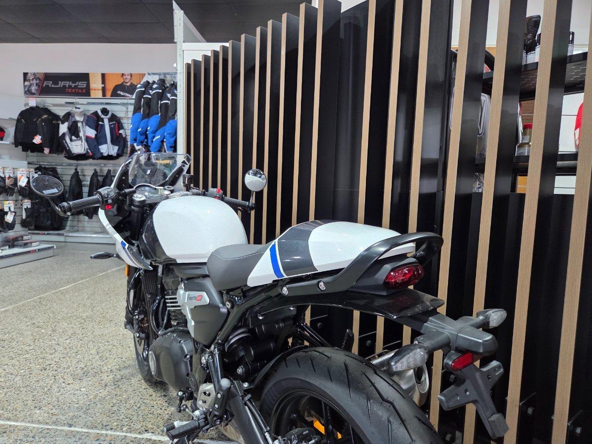 2026 TRIUMPH THRUXTON 400 ROAD