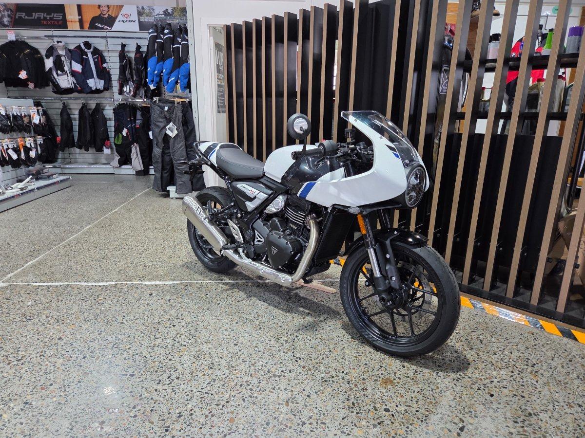 2026 TRIUMPH THRUXTON 400 ROAD