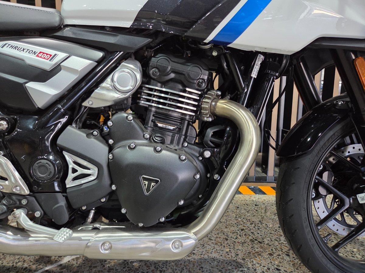2026 TRIUMPH THRUXTON 400 ROAD