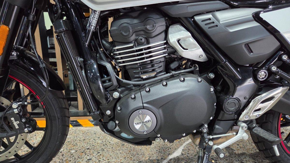 2026 TRIUMPH TRACKER 400 DUAL SPORTS