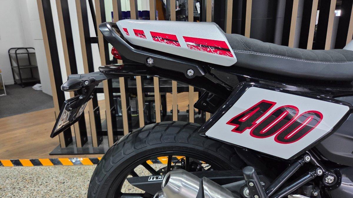 2026 TRIUMPH TRACKER 400 DUAL SPORTS