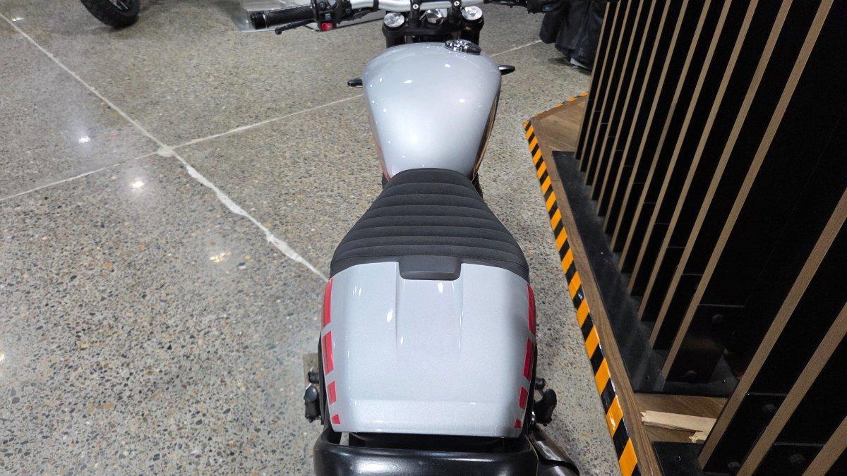 2026 TRIUMPH TRACKER 400 DUAL SPORTS
