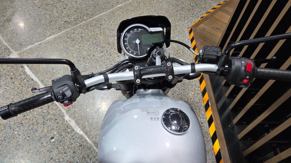 2026 TRIUMPH TRACKER 400 DUAL SPORTS