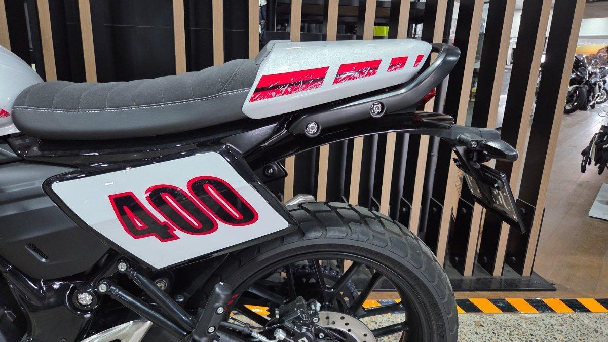 2026 TRIUMPH TRACKER 400 DUAL SPORTS