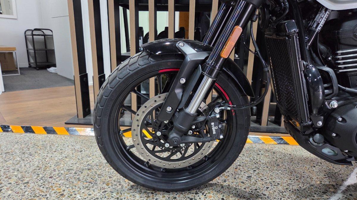 2026 TRIUMPH TRACKER 400 DUAL SPORTS