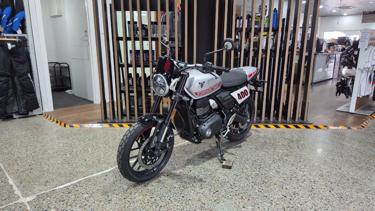 2026 TRIUMPH TRACKER 400 DUAL SPORTS