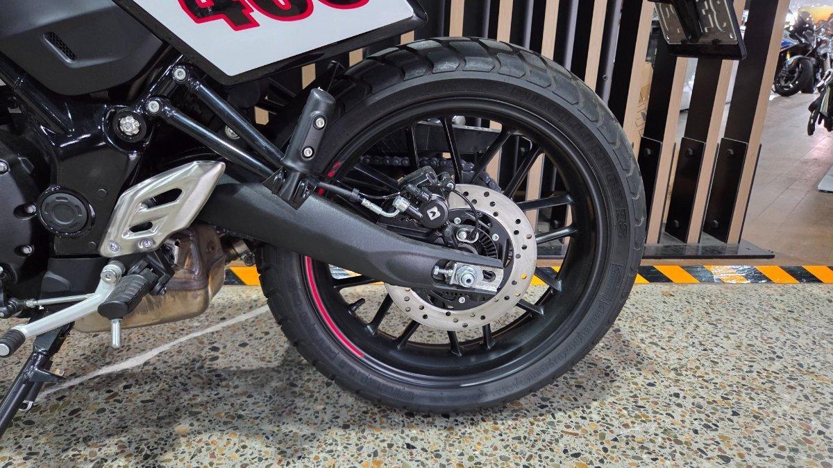 2026 TRIUMPH TRACKER 400 DUAL SPORTS