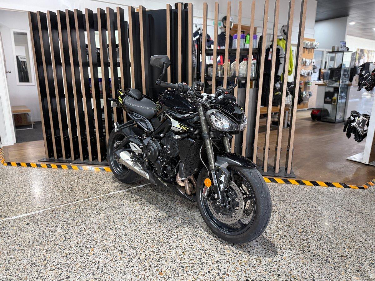 2025 TRIUMPH STREET TRIPLE RS ROAD