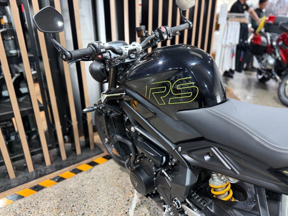 2025 TRIUMPH STREET TRIPLE RS ROAD