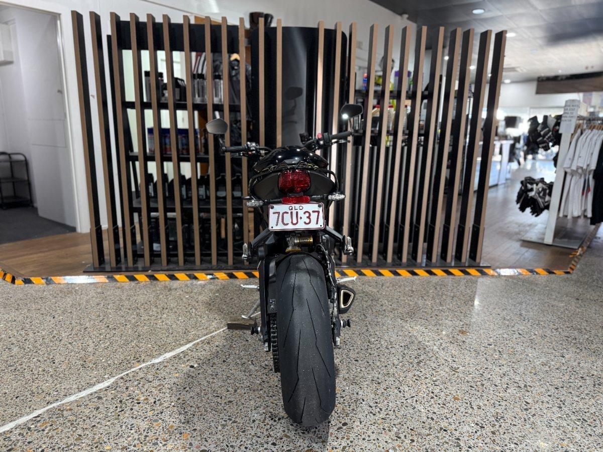 2025 TRIUMPH STREET TRIPLE RS ROAD