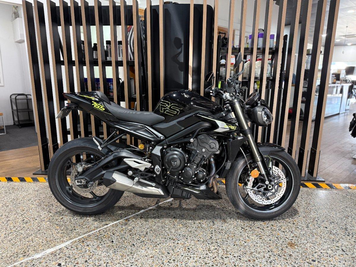 2025 TRIUMPH STREET TRIPLE RS ROAD