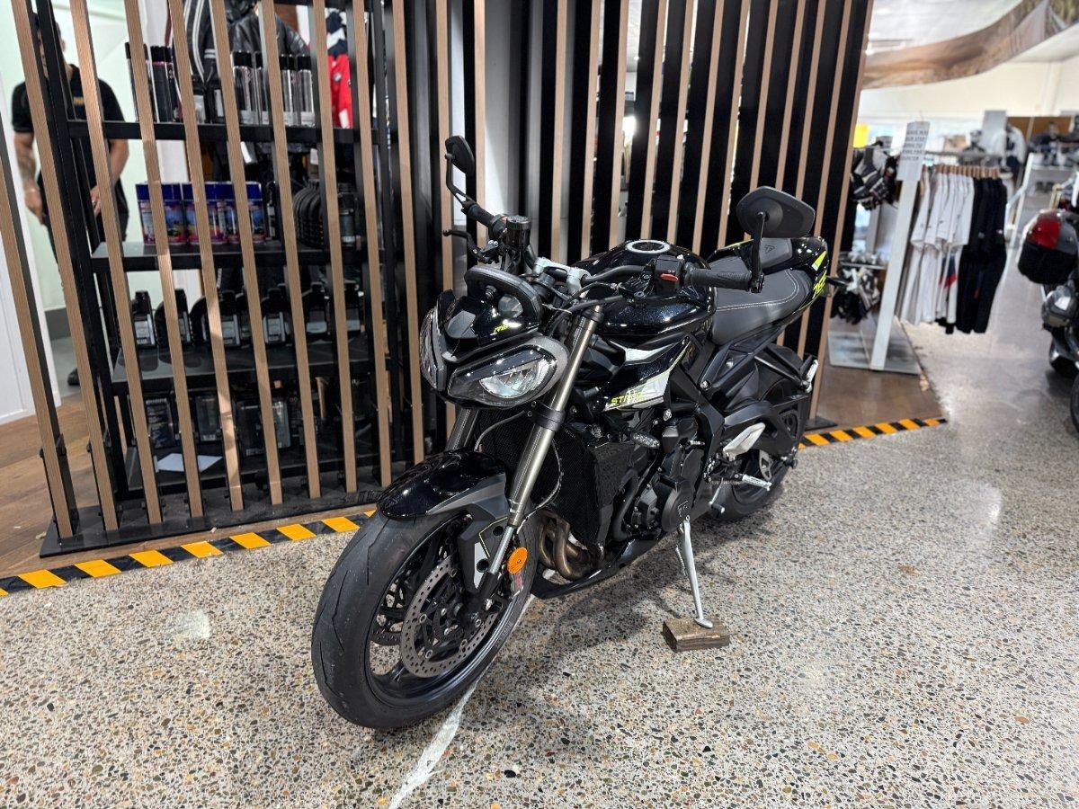 2025 TRIUMPH STREET TRIPLE RS ROAD