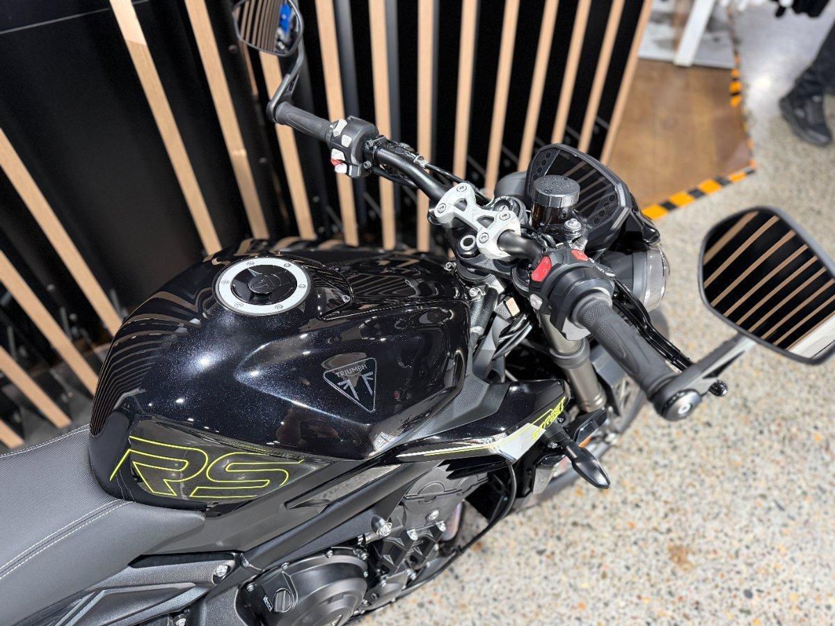2025 TRIUMPH STREET TRIPLE RS ROAD