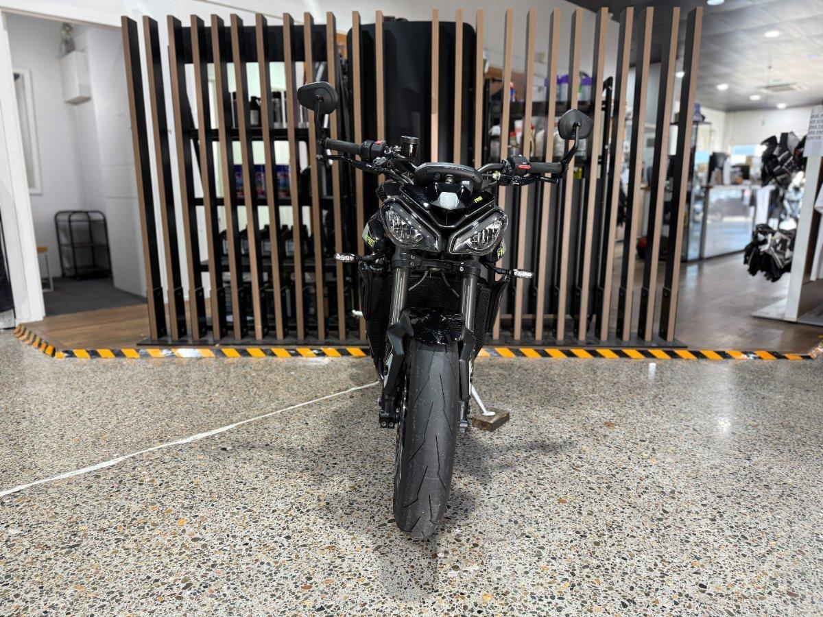 2025 TRIUMPH STREET TRIPLE RS ROAD
