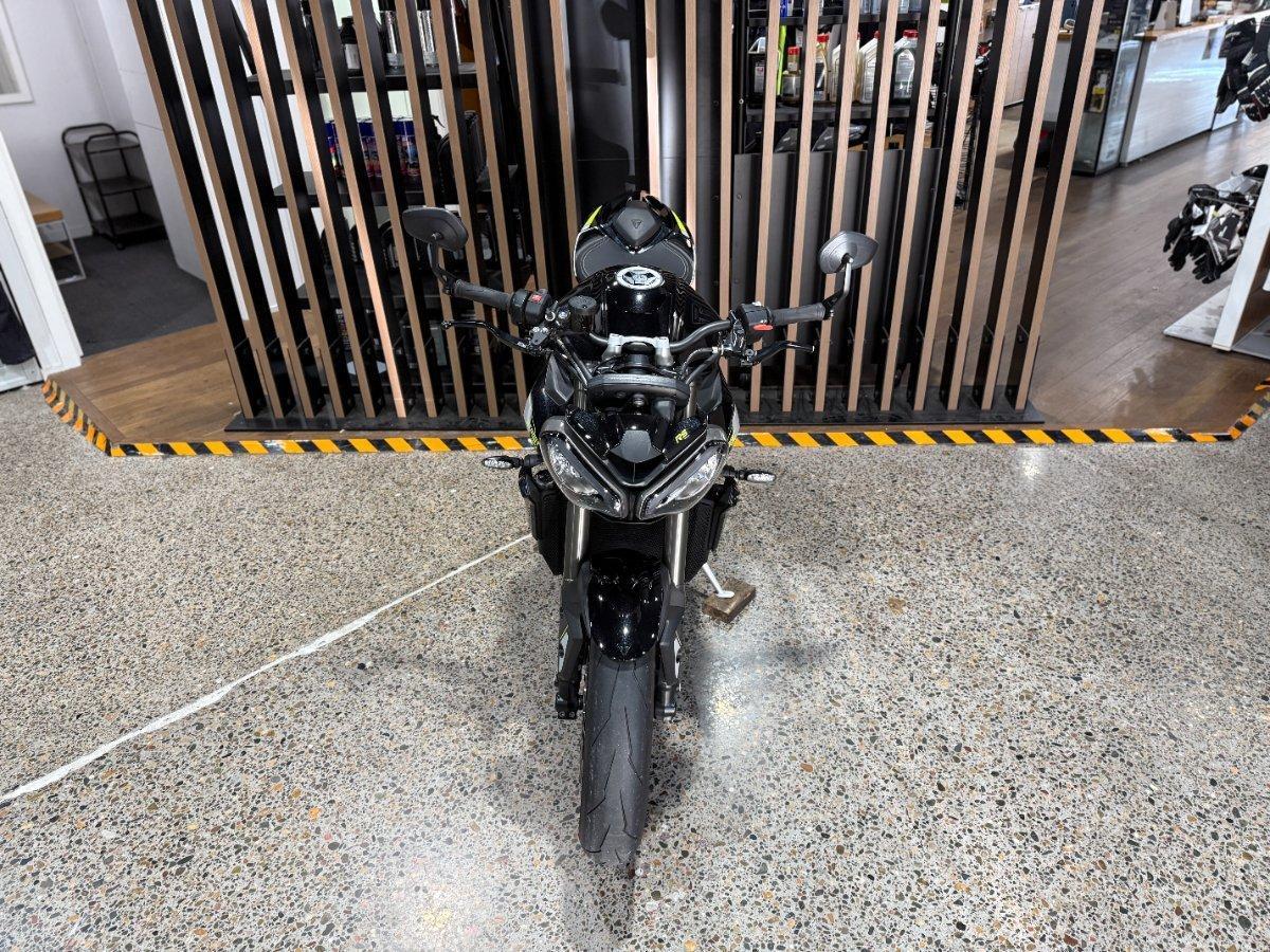 2025 TRIUMPH STREET TRIPLE RS ROAD
