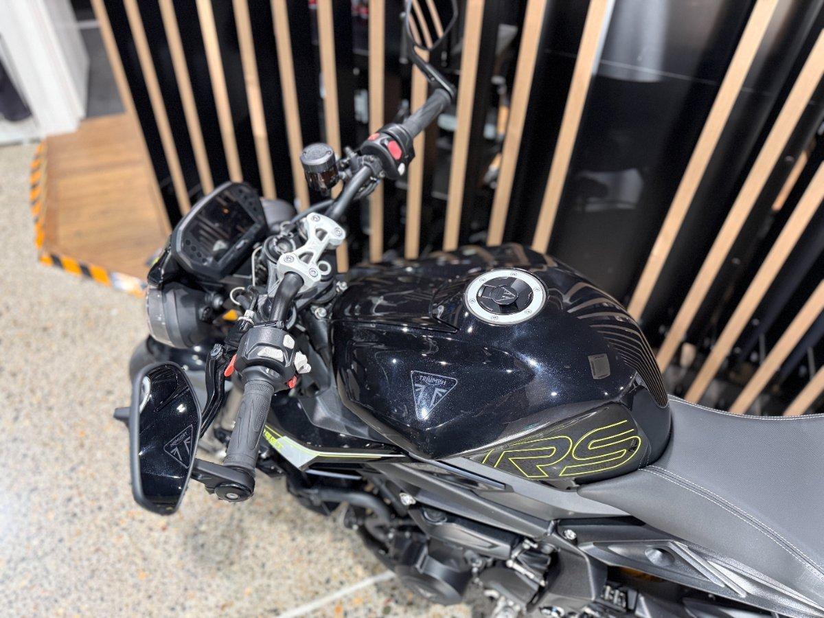 2025 TRIUMPH STREET TRIPLE RS ROAD