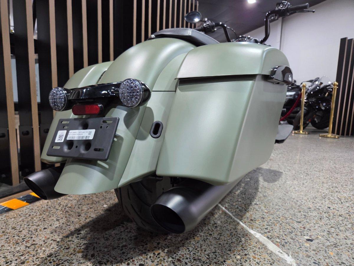 2025 INDIAN SPRINGFIELD DARK HORSE CRUISER