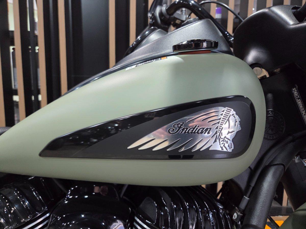 2025 INDIAN SPRINGFIELD DARK HORSE CRUISER