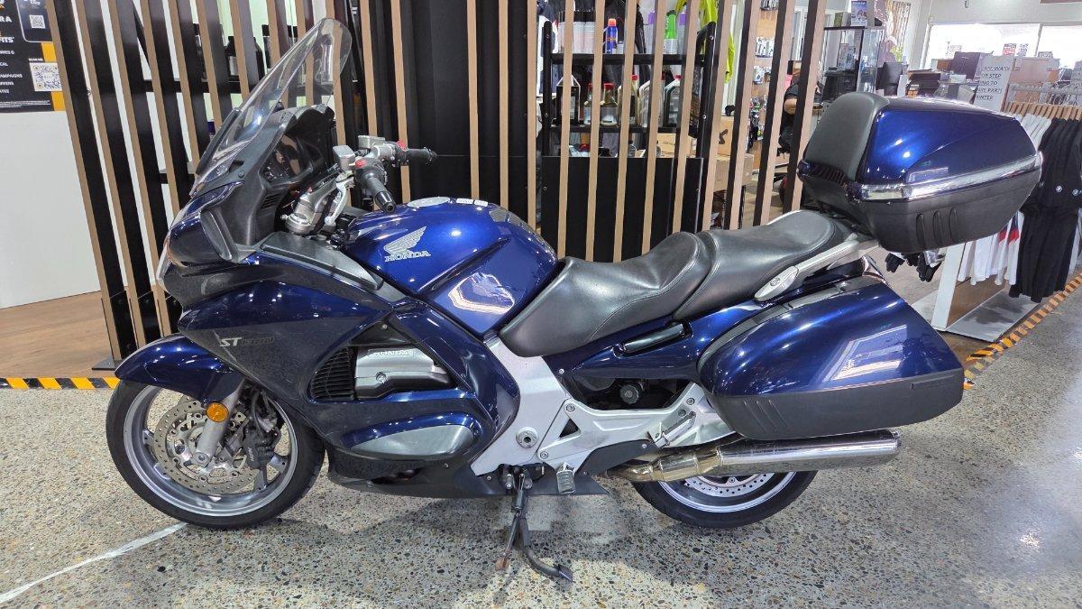 2004 HONDA ST1300 ROAD