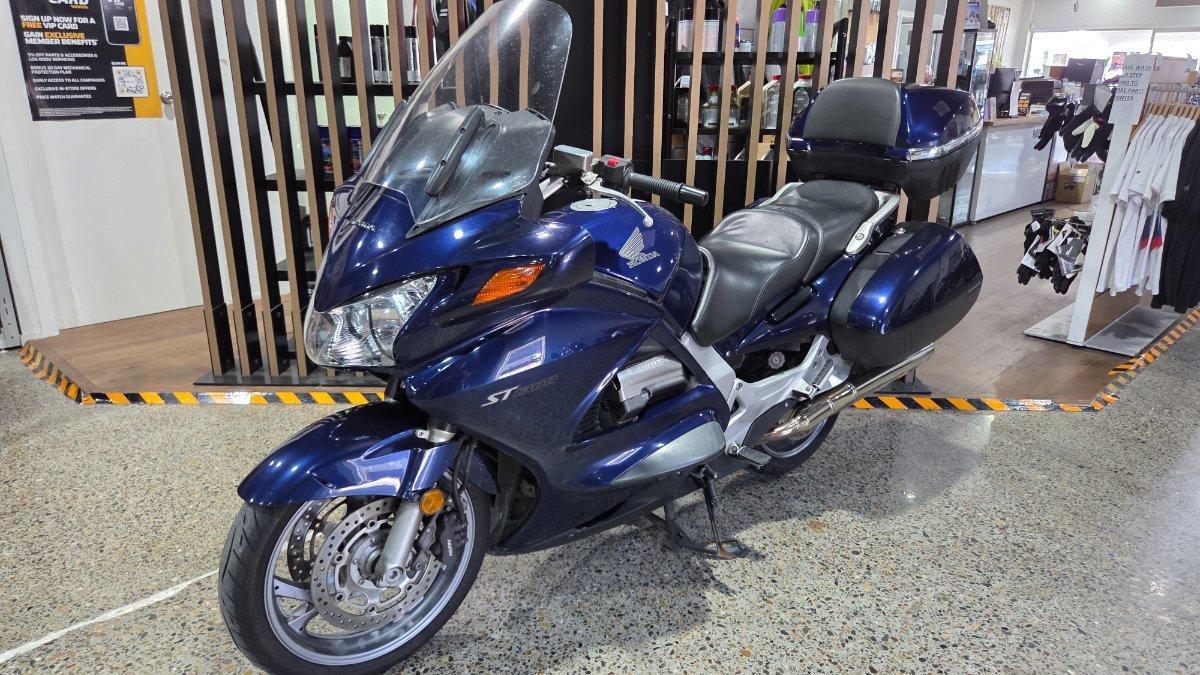 2004 HONDA ST1300 ROAD