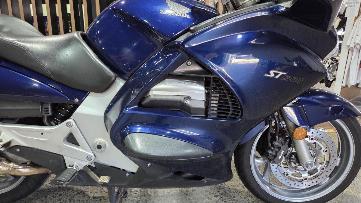 2004 HONDA ST1300 ROAD