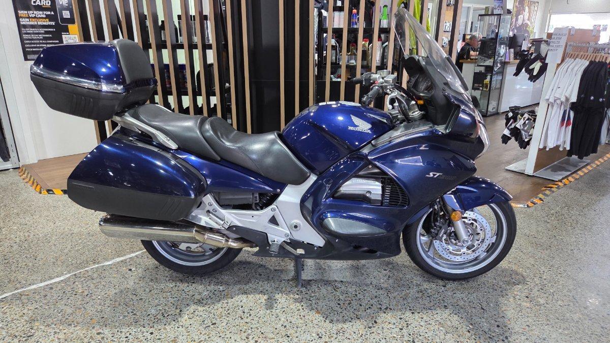 2004 HONDA ST1300 ROAD