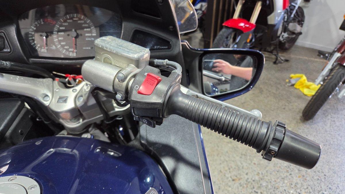 2004 HONDA ST1300 ROAD