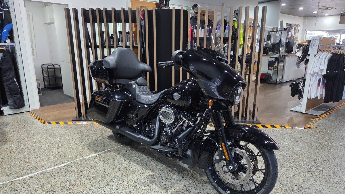 2021 HARLEY-DAVIDSON FLHXS STREET GLIDE SPECIAL 114 CRUISER