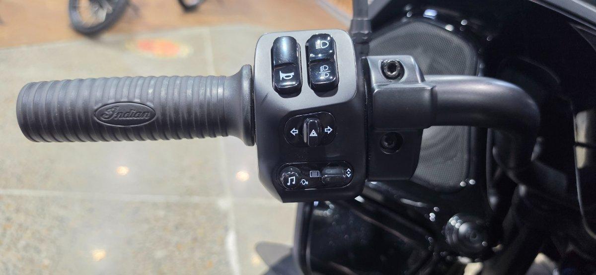 2022 INDIAN PURSUIT LIMITED PREMIUM ROAD