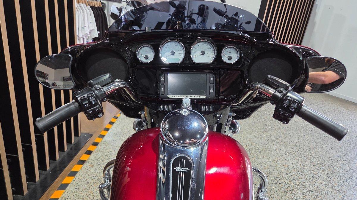 2017 HARLEY-DAVIDSON FLHXS STREET GLIDE SPECIAL 107 CRUISER