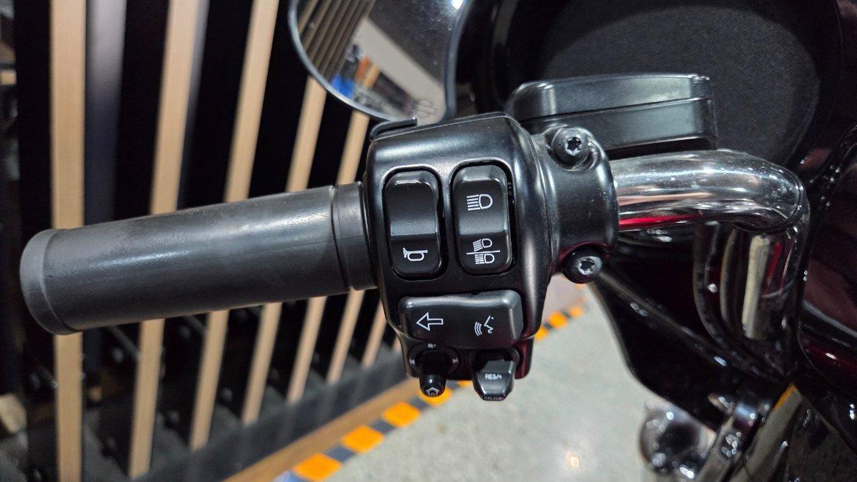 2017 HARLEY-DAVIDSON FLHXS STREET GLIDE SPECIAL 107 CRUISER